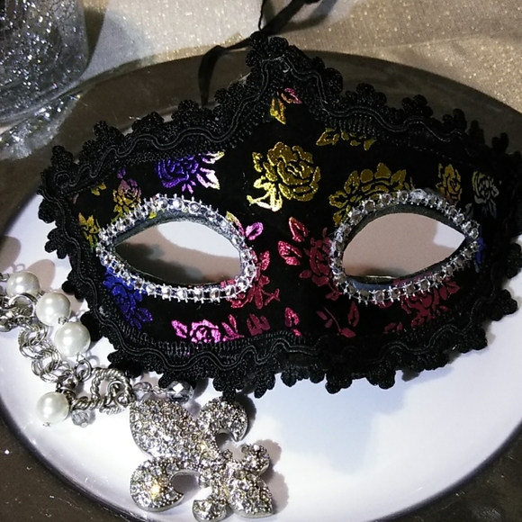 🌟NEW SEXY VELVET IRIDESCENT FLORAL MASK - Picture 6 of 6